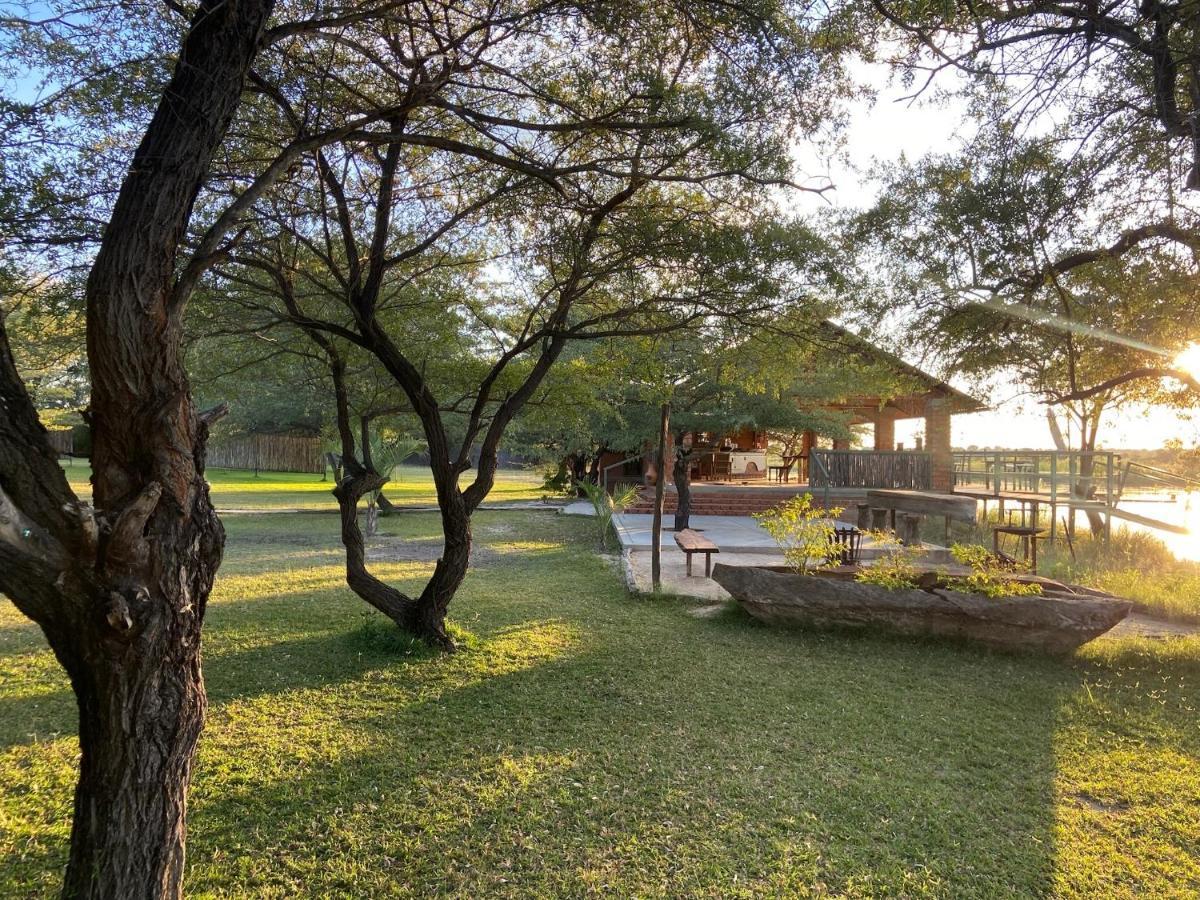 Kuvira River Camp Divundu Екстериор снимка